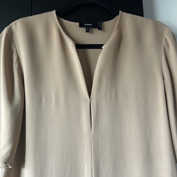 Theory 100% silk top - beige Small - Picture 5 of 9